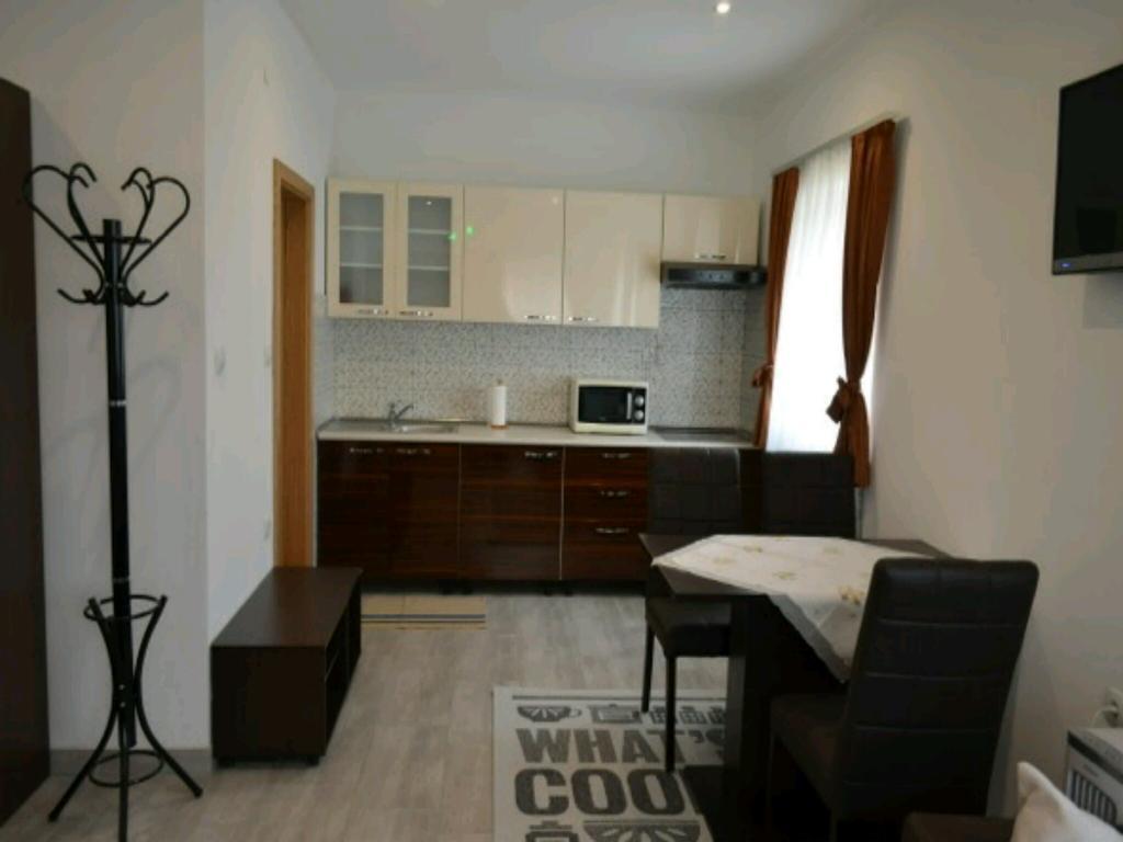 Guest House First Stop غاكوفيتسا المظهر الخارجي الصورة