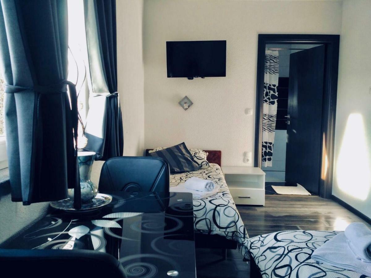 Guest House First Stop غاكوفيتسا المظهر الخارجي الصورة