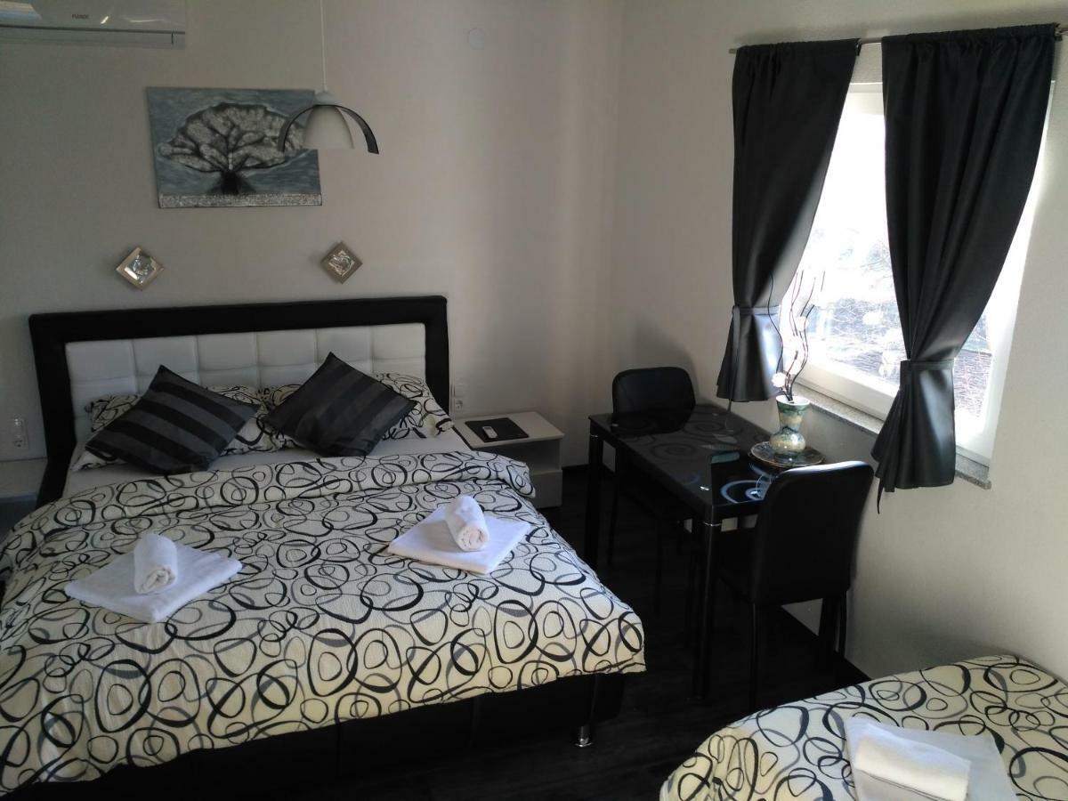 Guest House First Stop غاكوفيتسا المظهر الخارجي الصورة