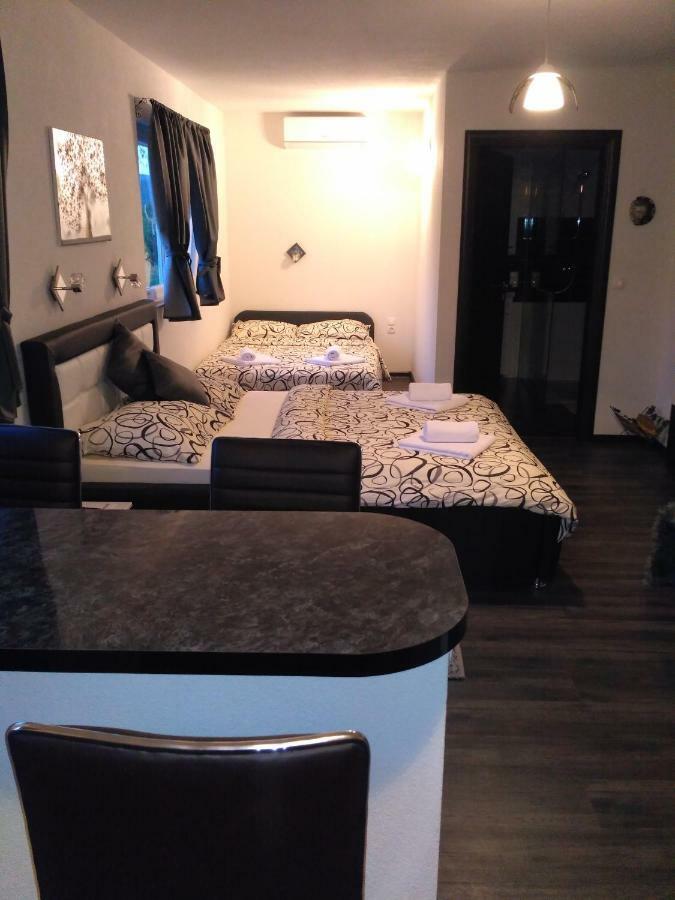 Guest House First Stop غاكوفيتسا المظهر الخارجي الصورة