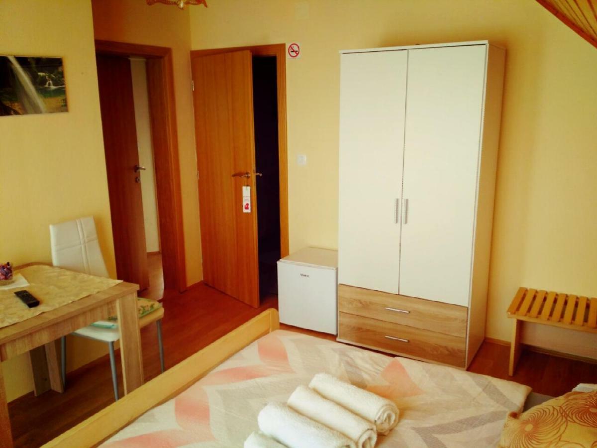 Guest House First Stop غاكوفيتسا المظهر الخارجي الصورة