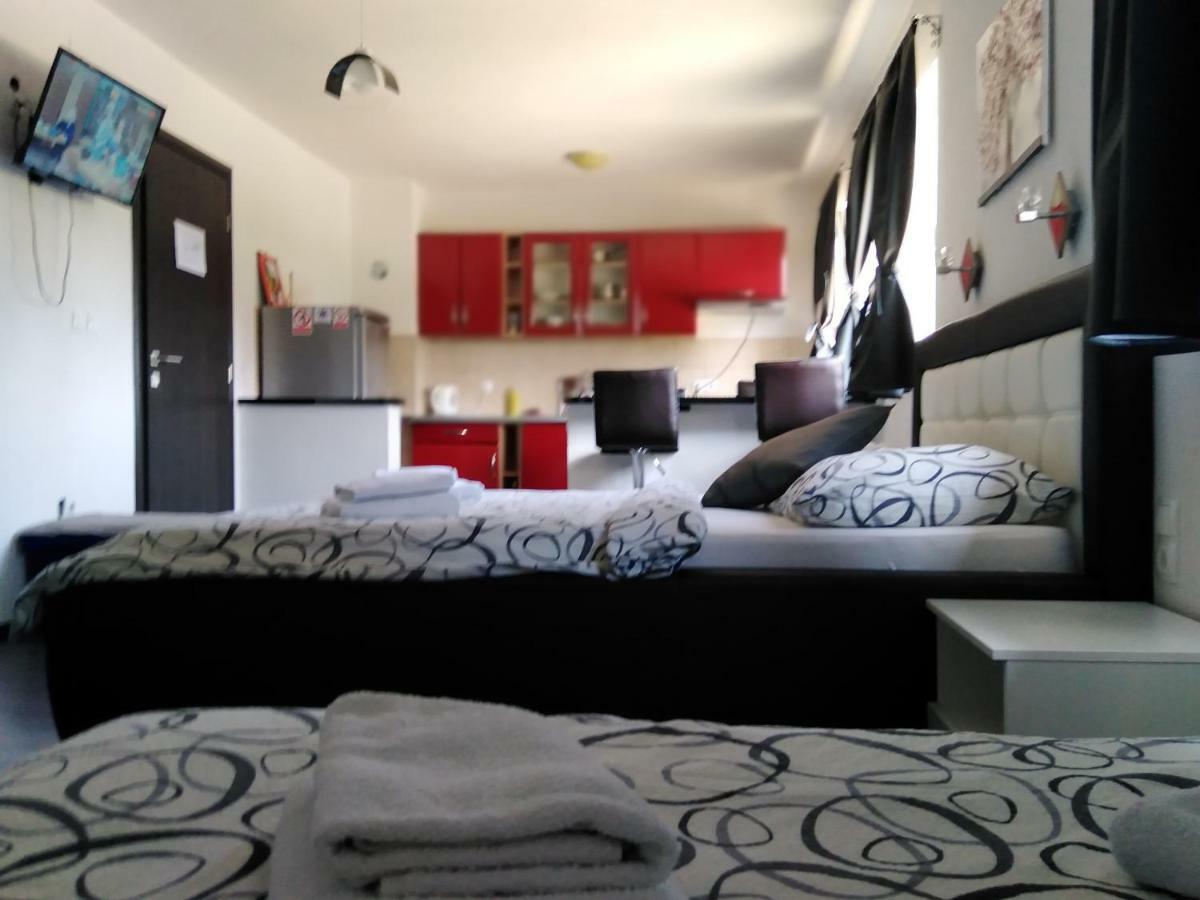 Guest House First Stop غاكوفيتسا المظهر الخارجي الصورة