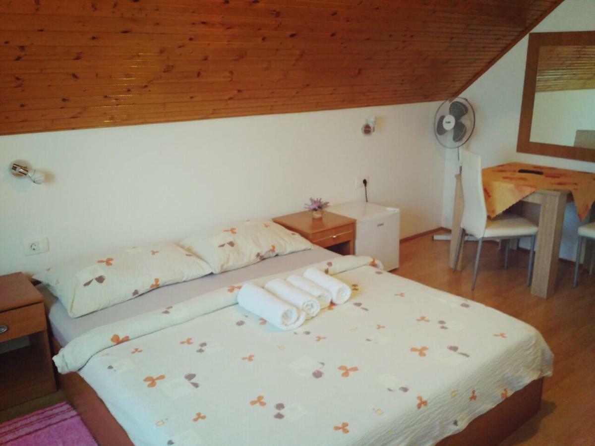 Guest House First Stop غاكوفيتسا المظهر الخارجي الصورة