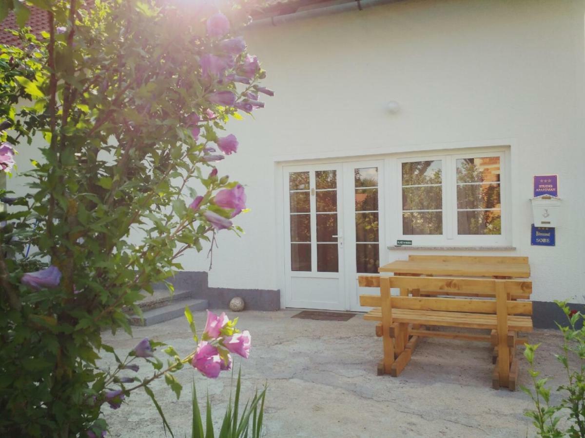 Guest House First Stop غاكوفيتسا المظهر الخارجي الصورة