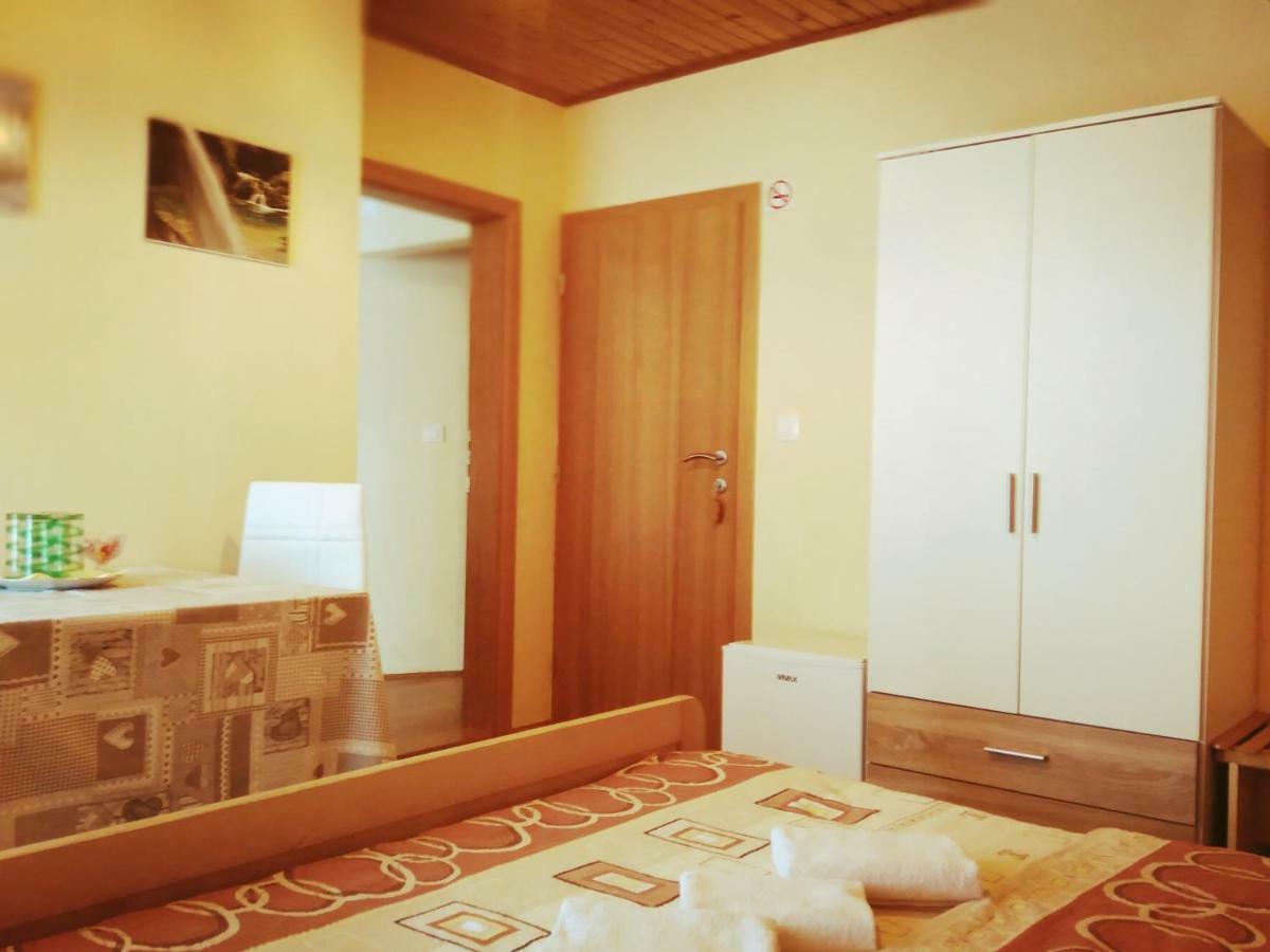 Guest House First Stop غاكوفيتسا المظهر الخارجي الصورة